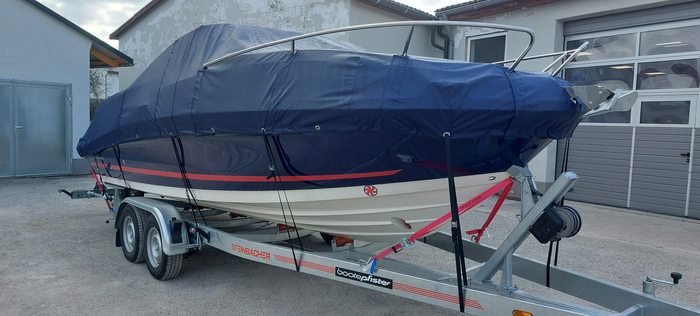 Bootsplane in Navyblau passgenau gefertigt von Stünzendörfer Windsbach